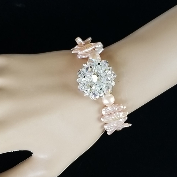 NWT Hand Crafted Repurposed Vintage Crystal Freshwater Pearl Bracelet - Picture 7 of 16